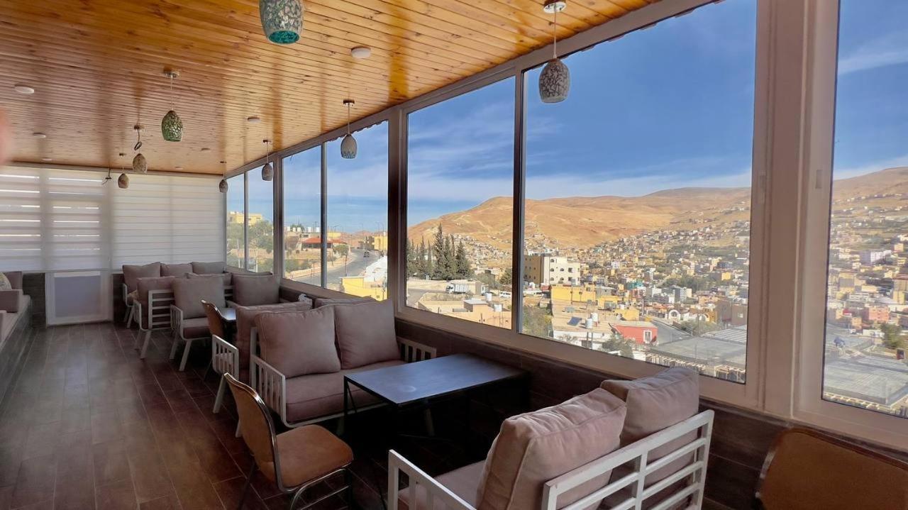 Beit Alshabaan Inn Вади Муса Экстерьер фото